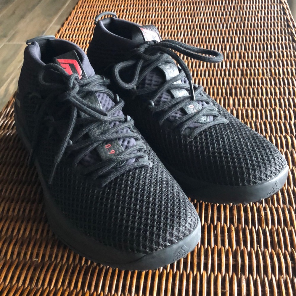Adidas Dame 4 *Like New* Literally worn 1 time.